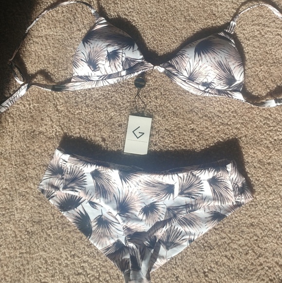 Khongboon bikini Set size Small w tags - Picture 1 of 7